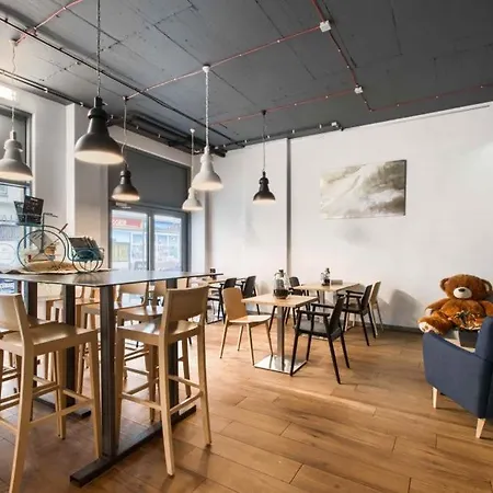 Mennica - One Bedroom شقة